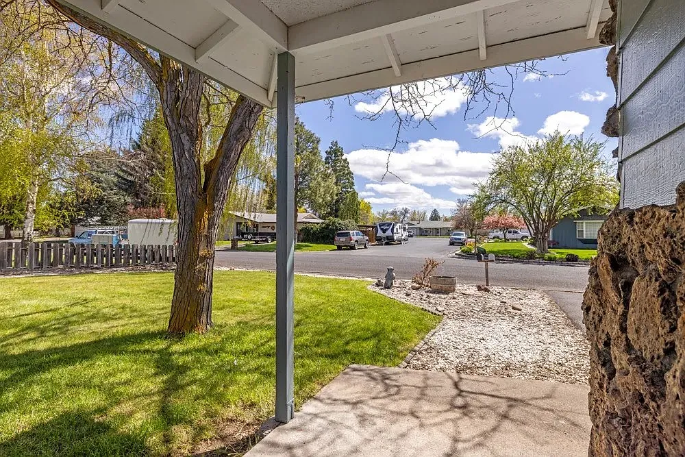 3 bed, 1236 sqft, $1,800 — Photo 3