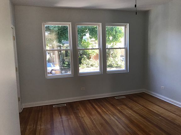 5th image of 2223 W Barry Ave #1