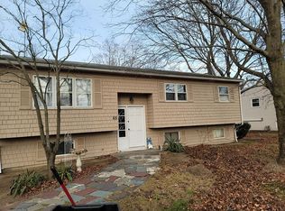 65 Sandy Ln, Warwick, RI 02889