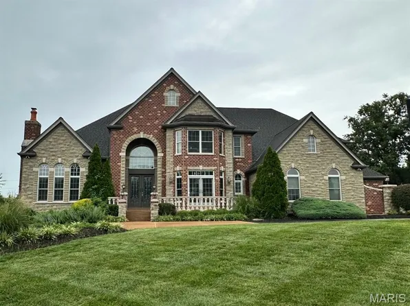 33 Chapel Hill Est, Saint Louis, MO 63131