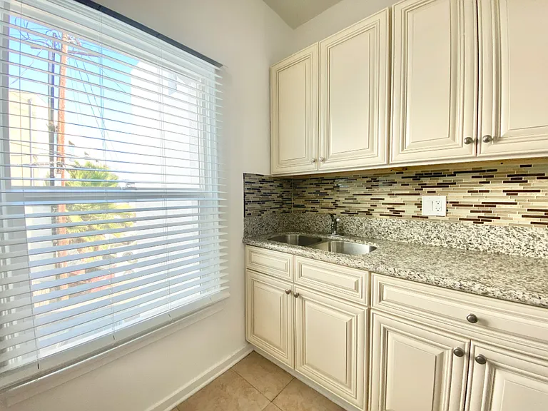 Harvard Hill Apartments - Harvard Hill LLC — Photo 15