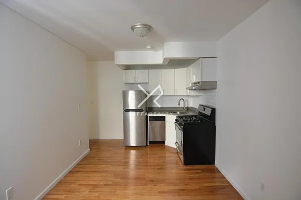 Rented by Yaffa Realty LLC | media 7