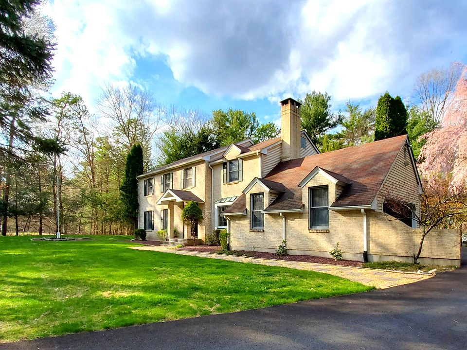 141 Idlewood Dr, Brodheadsville, PA 18322 Zillow