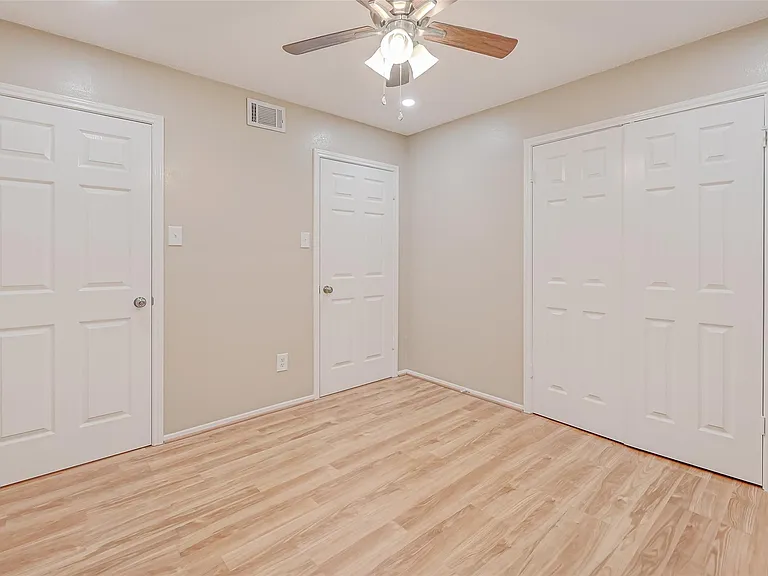 2302 Brook View Ln — Photo 27