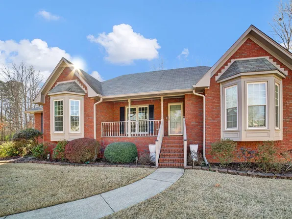 124 Black Walnut Ln, Trussville, AL 35173