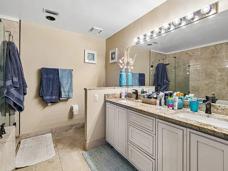 7366 Ashley Shores Cir — Photo 20