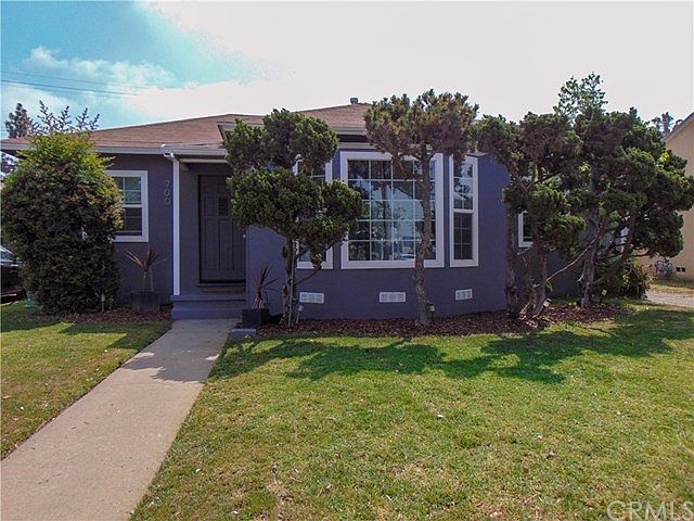 Front view of property