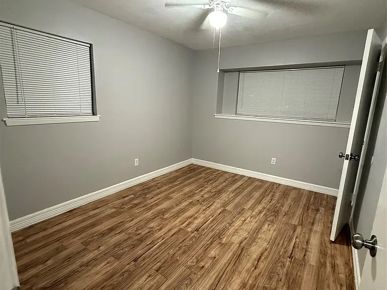 5519 Mendota Ln — Photo 13