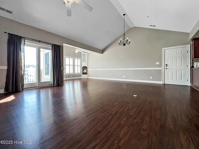 148 Wharf Landing Dr #F — Photo 2