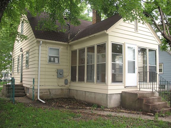 back view of home 