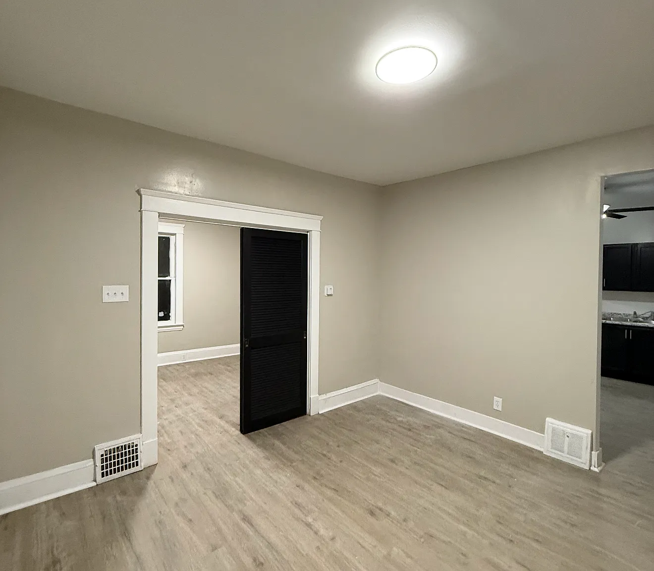 2 bed, 1200 sqft, $1,200 — Photo 4