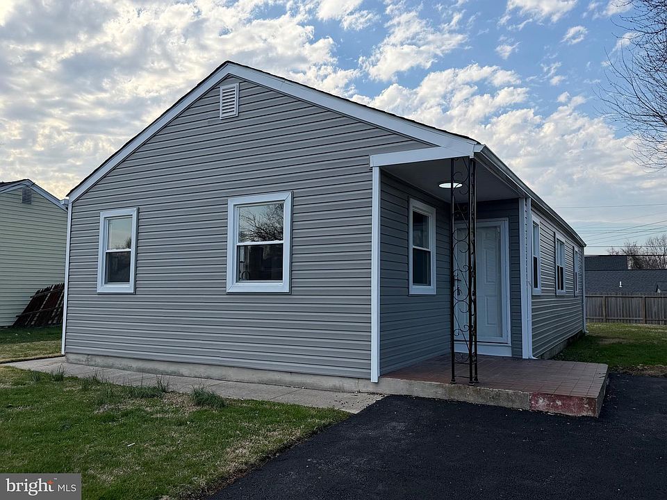 1st image of 321 Bassett Ave