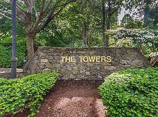 250 Hammond Pond Pkwy #508, Chestnut Hill, MA 02467