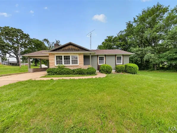 612 W 4th St, Dixon, MO 65459