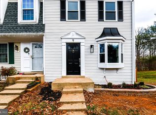 9 Dorrell Ct, Sterling, VA 20165