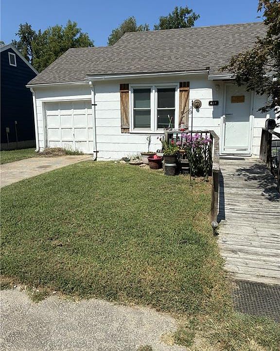 1st image of 619 Grover St