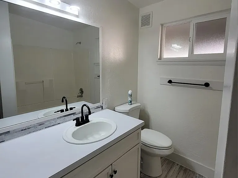 To 203 Edwards St SW — Photo 6