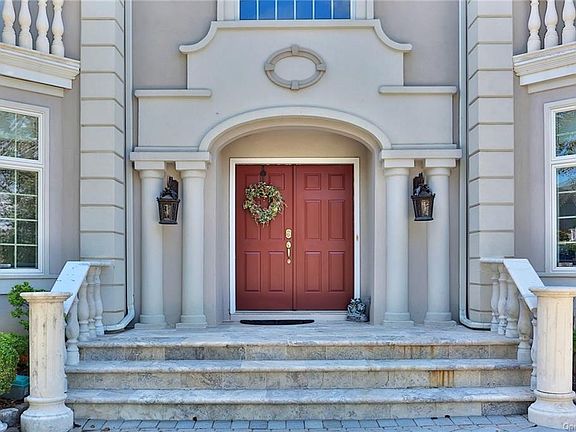 4th image of 18 King Arthur Ct