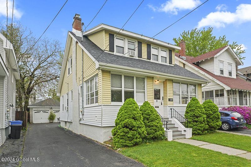 3rd image of 89 Grove Avenue