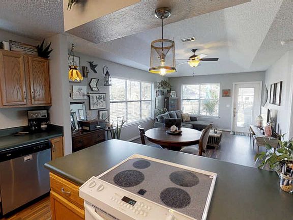 4th image of 5564 Centerbrook Pl