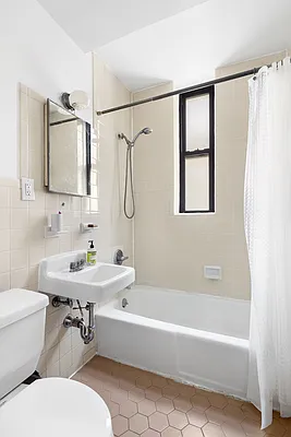 Rented by Compass | media 7