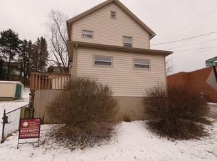 2600 Newark St, Grapeville, PA