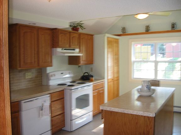 Vaulted Kitchen Ceiling