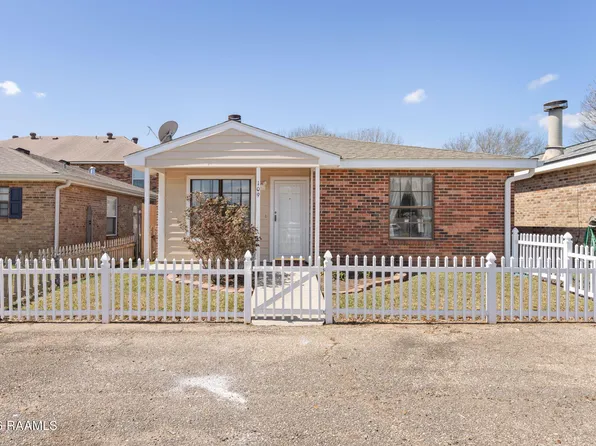 109 Saint Pius Pl, Youngsville, LA 70592