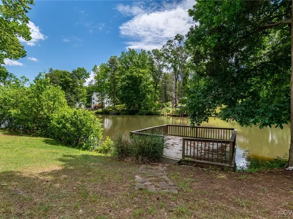 2104 Highland Dr, Powhatan, VA 23139