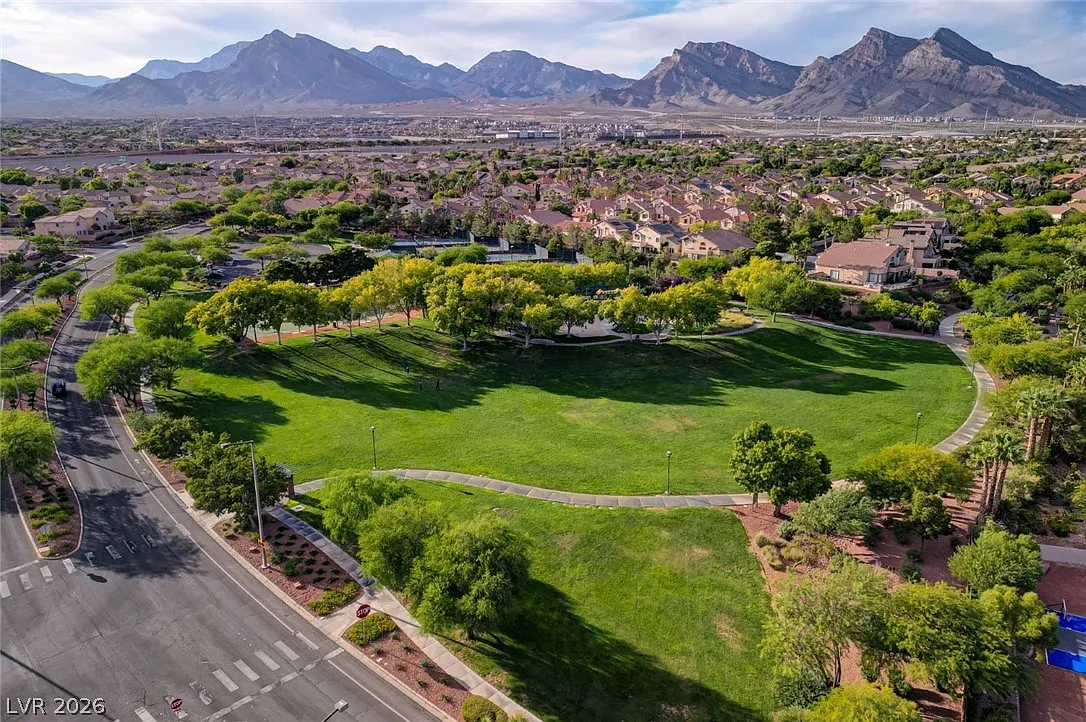 4 bed, 4.5 bath, 3714 sqft, $5,632 — Photo 1