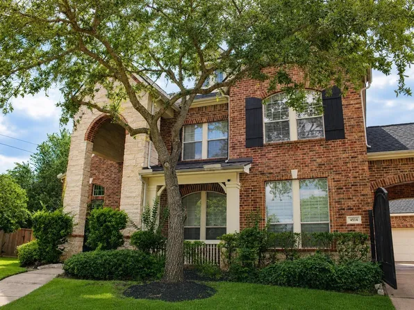 4514 Village Forest Dr, Sugar Land, TX 77479