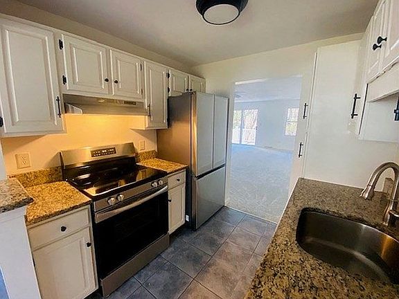 2nd image of 11 Laurelwood Dr