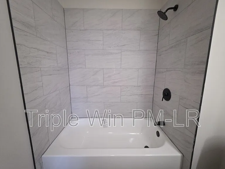 1516 Gregory St — Photo 20