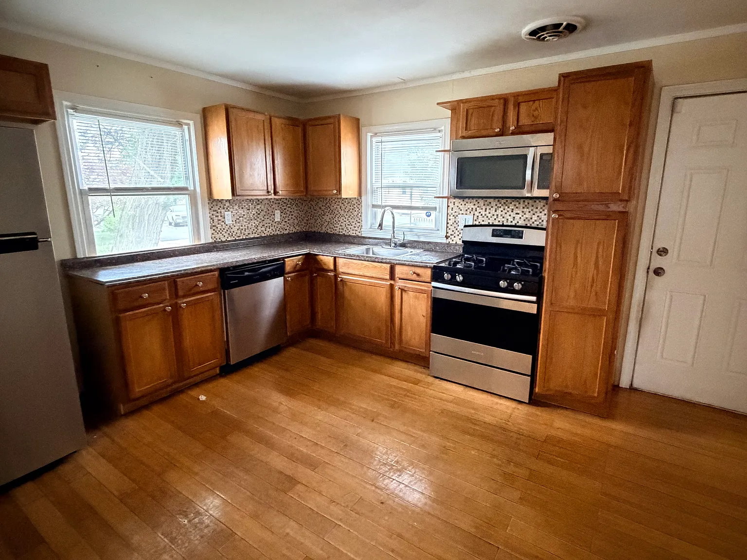 18 Townsend Ave — Photo 1