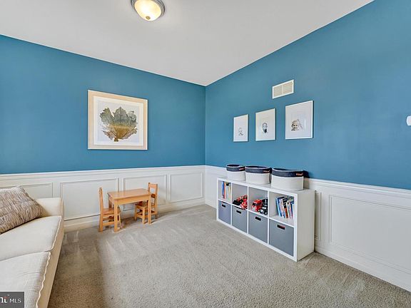 3rd image of 2044 Brookes Ln