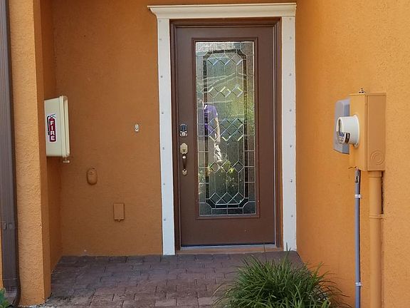 Entry way with Ring
