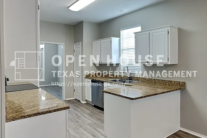 1616 Barclay Dr — Photo 5