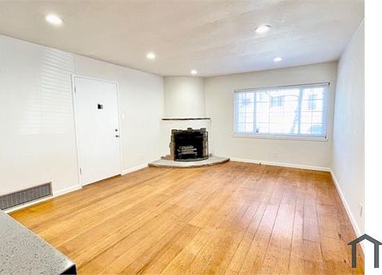 4th image of 2125 Santa Clara Ave Unit G