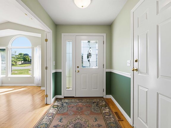 4th image of 11915 238a St