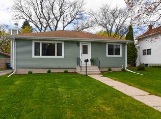 517 Chestnut St, Neenah, WI 54956