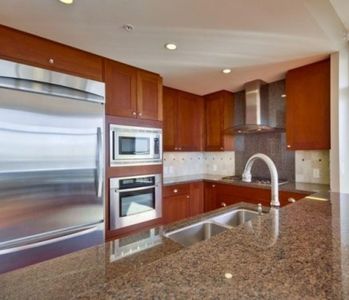 700 West  E, San Diego, CA, 92101