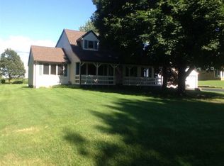 8033 Highview Dr, Winnebago, IL 61088