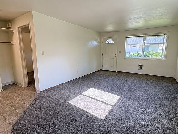 4th image of 810 NW 23rd St #48