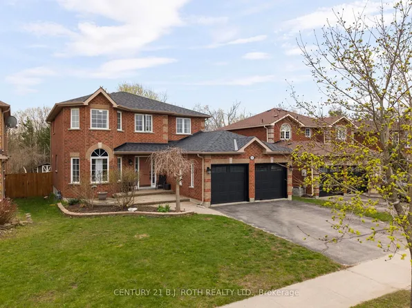 45 White Elm Rd, Barrie, ON L4N 0E5