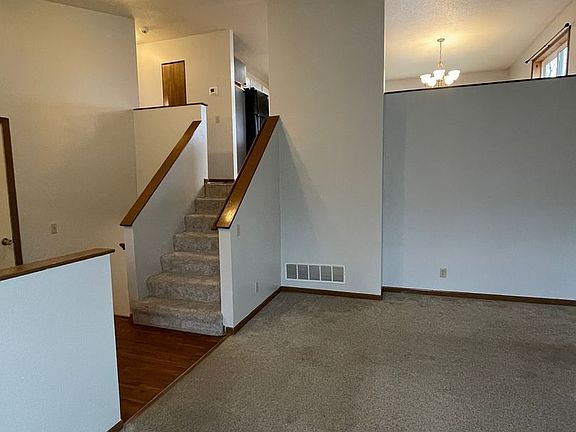 4th image of 1210 Clover Ridge Ct