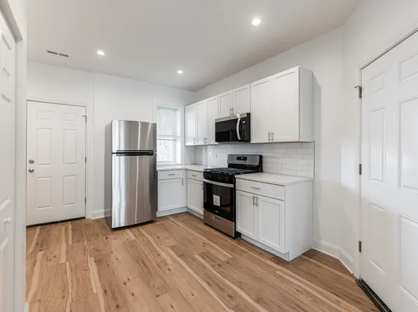2109 N Hamlin Ave #1F, Chicago, IL 60647