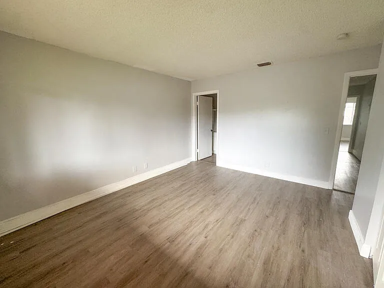 4852 Orleans Ct #D — Photo 18