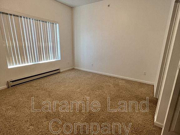 3rd image of 1403 E Gibbon St #201