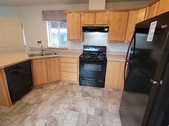 3rd image of 16600 25th Avenue NE #72
