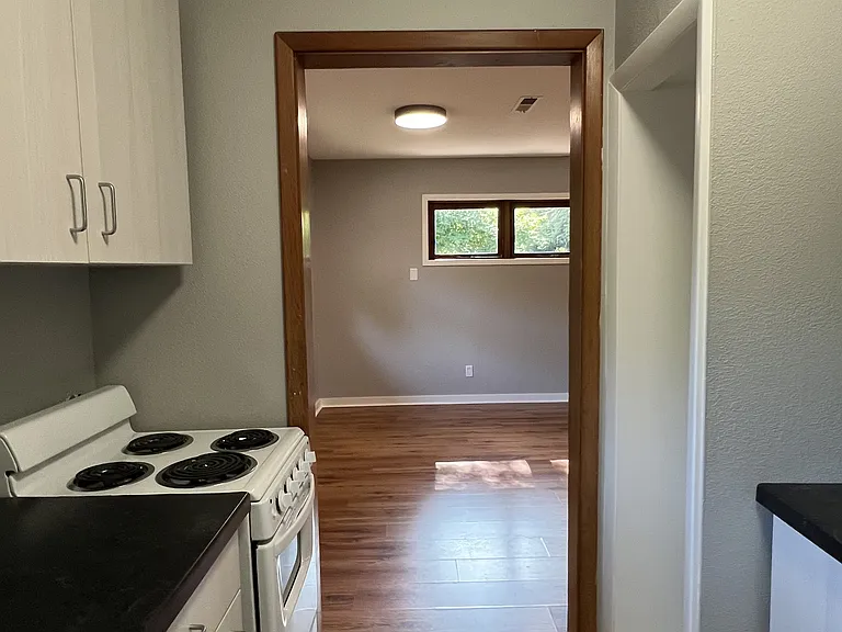 309 Valley Dr #B — Photo 6